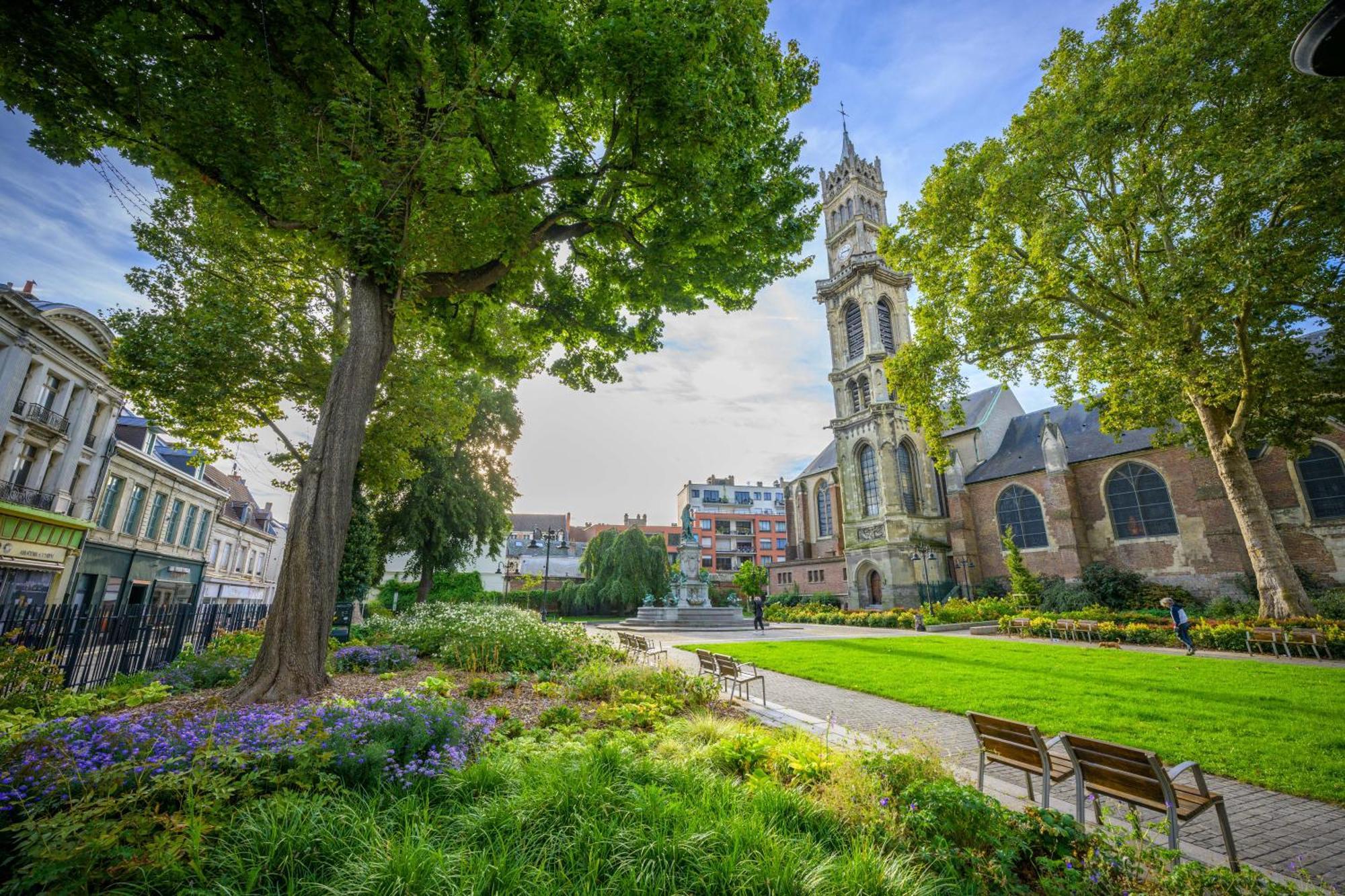 Hotel Baudouin Valenciennes Bagian luar foto