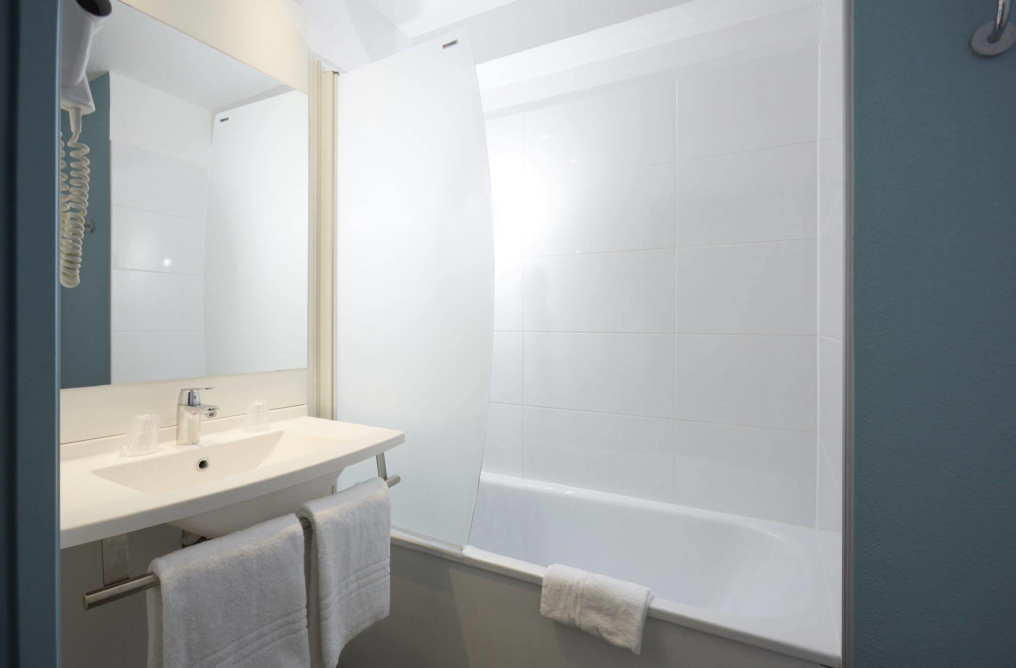Hotel Baudouin Valenciennes Bagian luar foto